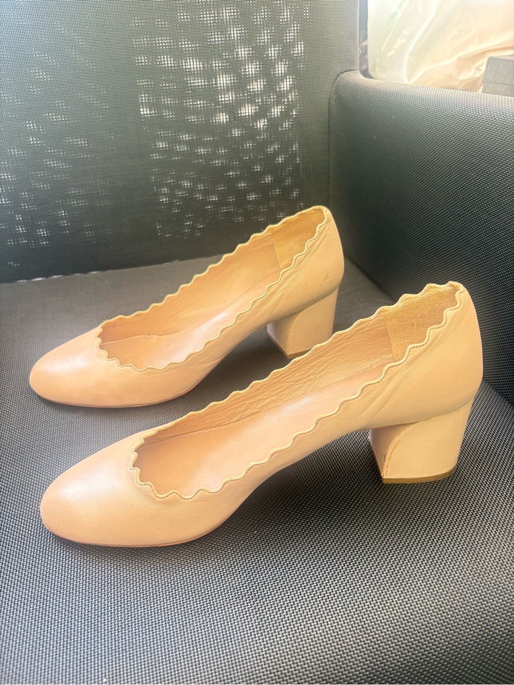 Chloe Women's Scalloped Block Heel Pumps in Tan